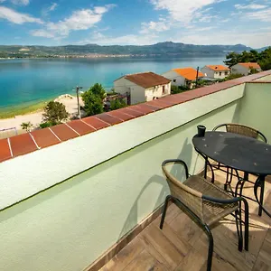  Apartament Saric-2 By Interhome